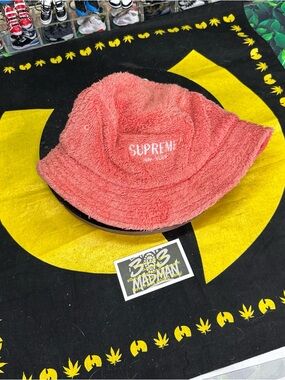Supreme Fuzzy Bucket Hat Size Small/Medium